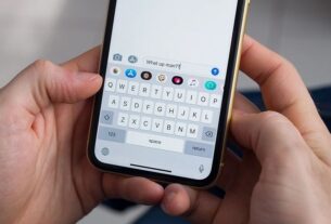 menulis-pesan-di-smarphone